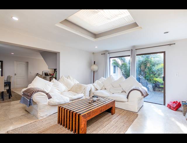 4 BEDROOM HOUSE FOR SALE IN WEST BEACH